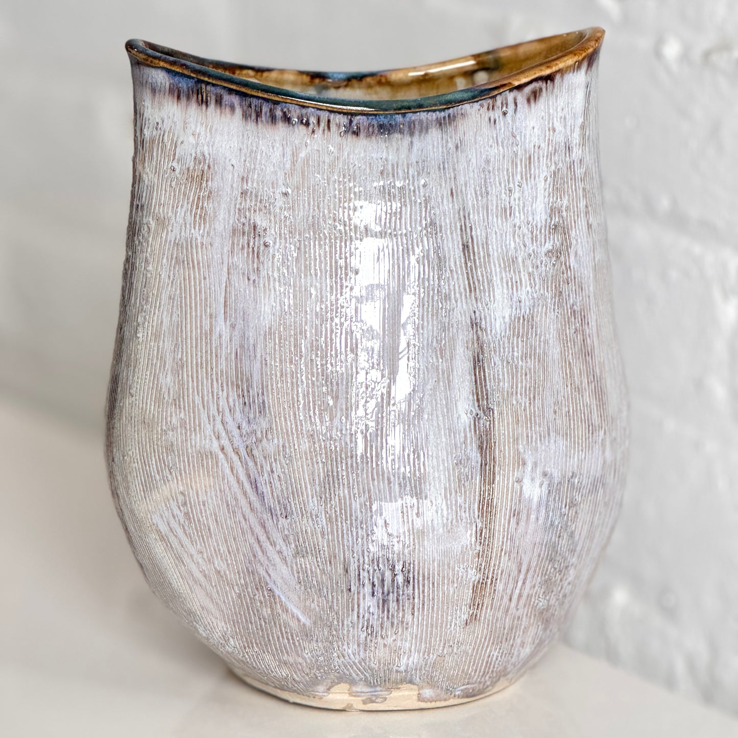 Textured White Tulip Vase Dark Rim