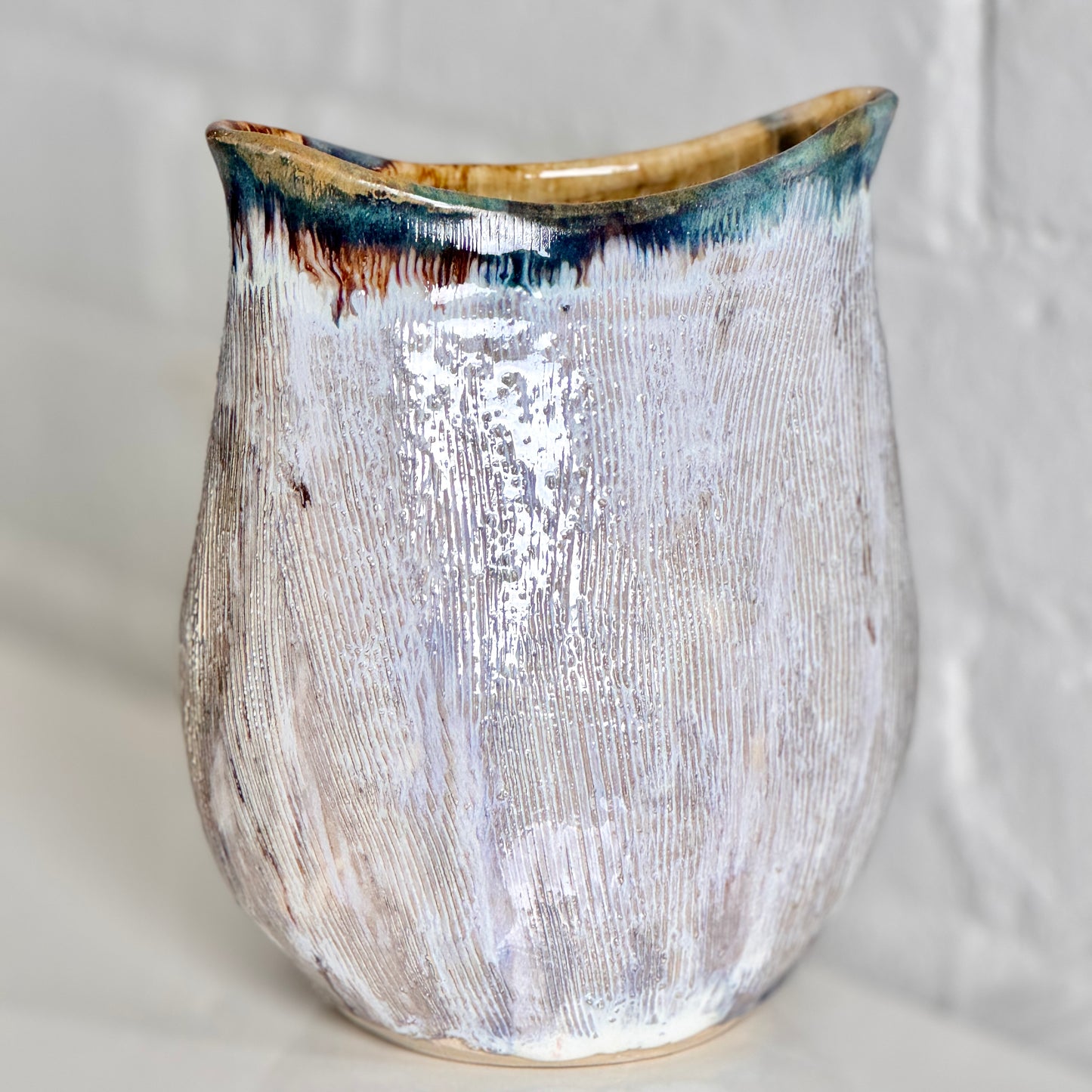 Textured White Tulip Vase Dark Rim